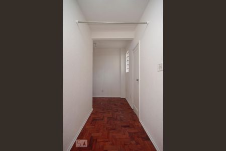 Corredor de kitnet/studio para alugar com 1 quarto, 39m² em Centro, São Paulo