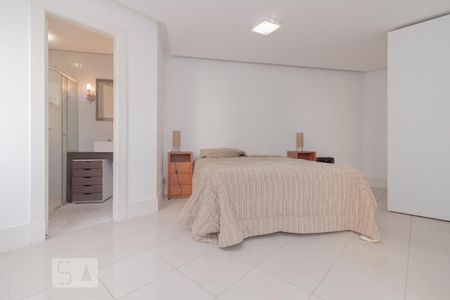 Quarto suíte de apartamento para alugar com 1 quarto, 57m² em Jardim Ampliação, São Paulo