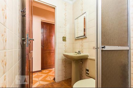 Banheiro de apartamento à venda com 1 quarto, 65m² em Cambuí, Campinas