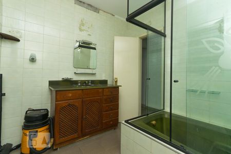 Banheiro 1 de casa à venda com 5 quartos, 270m² em Liberdade, São Paulo