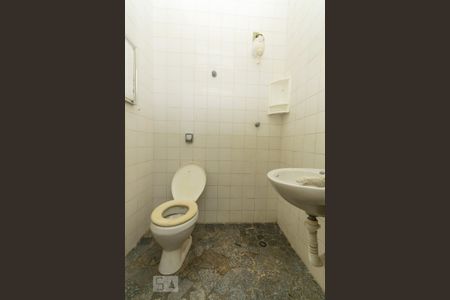 Casa à venda com 270m², 5 quartos e 2 vagas Casa à venda com 270m², 5 quartos e 2 vagasBanheiro 3