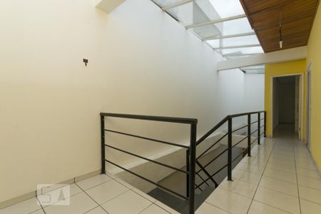 Casa à venda com 270m², 5 quartos e 2 vagas Casa à venda com 270m², 5 quartos e 2 vagasCorredor do piso superior