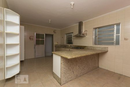 Casa à venda com 270m², 5 quartos e 2 vagas Casa à venda com 270m², 5 quartos e 2 vagasCozinha