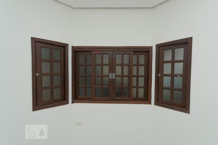 Casa à venda com 270m², 5 quartos e 2 vagas Casa à venda com 270m², 5 quartos e 2 vagasJanela do quarto 1