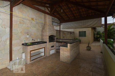 Casa à venda com 270m², 5 quartos e 2 vagas Casa à venda com 270m², 5 quartos e 2 vagasChurrasqueira no piso superior