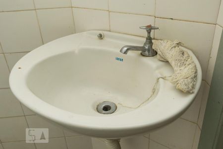 Casa à venda com 270m², 5 quartos e 2 vagas Casa à venda com 270m², 5 quartos e 2 vagasDetalhe do banheiro 3
