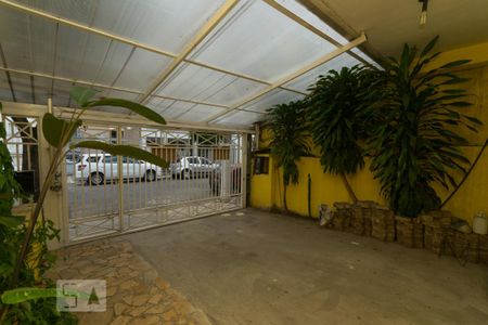 Casa à venda com 270m², 5 quartos e 2 vagas Casa à venda com 270m², 5 quartos e 2 vagasGaragem