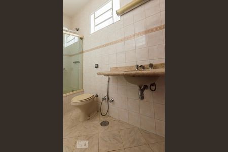 Casa à venda com 240m², 3 quartos e 2 vagasBanheiro - Suíte