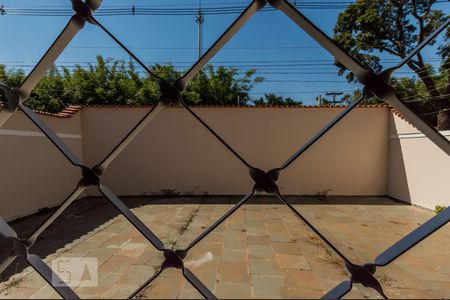 Casa à venda com 240m², 3 quartos e 2 vagasSuíte - Vista