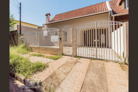 Casa à venda com 240m², 3 quartos e 2 vagasFachada