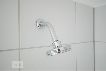 Banheiro de kitnet/studio para alugar com 1 quarto, 38m² em Jardim das Acácias, São Paulo