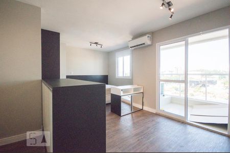 Sala/Cozinha de kitnet/studio para alugar com 1 quarto, 38m² em Jardim das Acácias, São Paulo