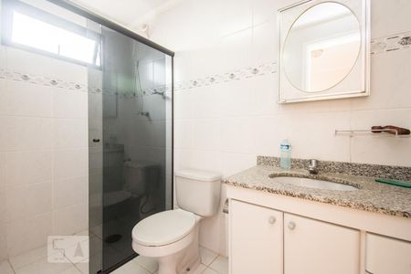 banheiro - suíte de apartamento para alugar com 2 quartos, 75m² em Fundação, São Caetano do Sul