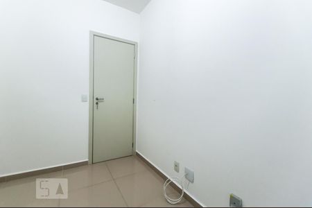 Quarto de apartamento para alugar com 3 quartos, 73m² em Jardim Tupanci, Barueri