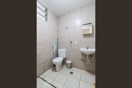 Banheiro de kitnet/studio para alugar com 1 quarto, 33m² em Barra Funda, São Paulo