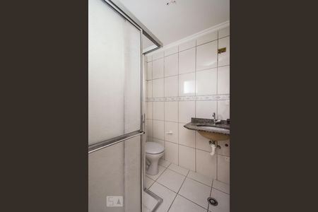 banheiro - suíte de casa de condomínio para alugar com 2 quartos, 67m² em Vila Pires, Santo André