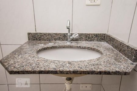 banheiro - suíte de casa de condomínio para alugar com 2 quartos, 67m² em Vila Pires, Santo André