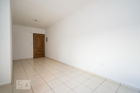 sala de casa de condomínio para alugar com 2 quartos, 67m² em Vila Pires, Santo André