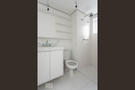 Banheiro da suíte de apartamento à venda com 1 quarto, 50m² em Jardim Europa, São Paulo