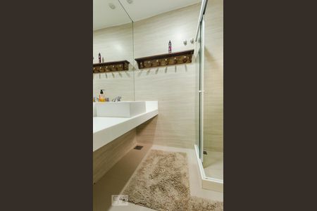 Banheiro da suite de apartamento à venda com 2 quartos, 120m² em Lagoa, Rio de Janeiro