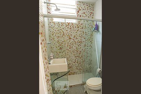 Apartamento para alugar com 64m², 2 quartos e 1 vaga Apartamento para alugar com 64m², 2 quartos e 1 vagaBanheiro 1 - 1