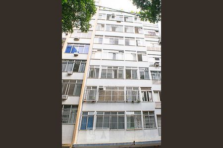 Apartamento para alugar com 64m², 2 quartos e 1 vaga Apartamento para alugar com 64m², 2 quartos e 1 vagaFachada