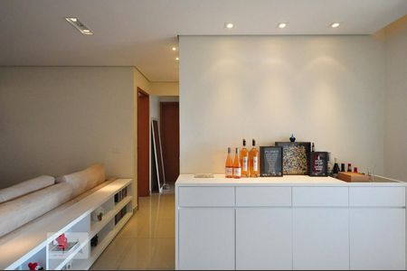 Sala de Apartamento com 2 quartos, 85m² Vila Andrade