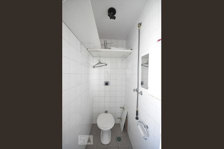 Apartamento para alugar com 70m², 3 quartos e 2 vagasBanheiro de serviço