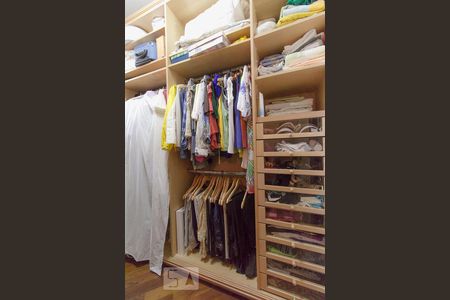 Apartamento à venda com 165m², 3 quartos e 4 vagasCloset Quarto 3