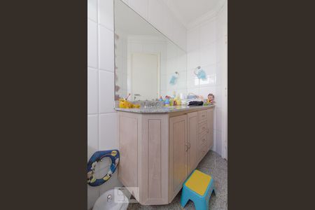 Apartamento à venda com 165m², 3 quartos e 4 vagasBanheito Quarto 2