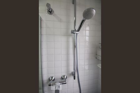 Studio à venda com 34m², 1 quarto e sem vagaBanheiro detalhe