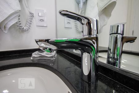 Studio à venda com 34m², 1 quarto e sem vagaBanheiro detalhe