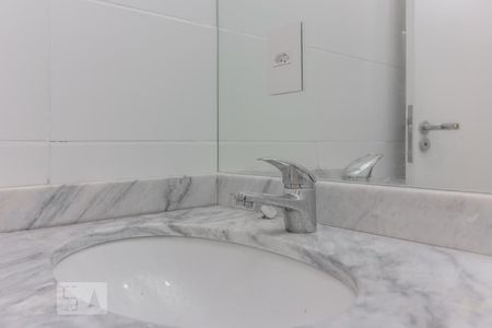 Banheiro de apartamento para alugar com 3 quartos, 72m² em Centro, Osasco