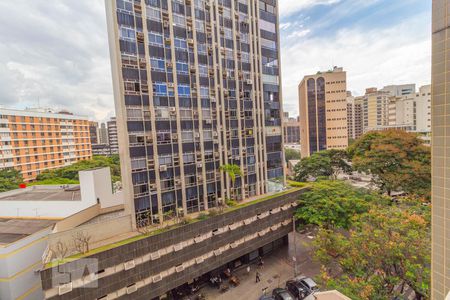 Vista da sala de apartamento para alugar com 1 quarto, 45m² em Funcionários , Belo Horizonte