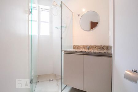Banheiro de apartamento para alugar com 1 quarto, 45m² em Funcionários , Belo Horizonte