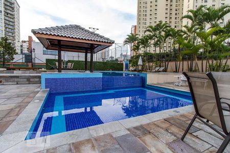 Apartamento à venda com 147m², 3 quartos e 2 vagasPiscina infantil com copa ao fundo 