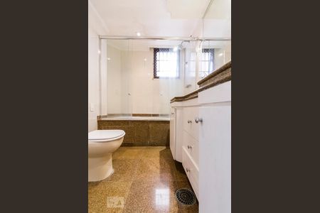 Apartamento à venda com 147m², 3 quartos e 2 vagasBanheiro suíte com banheira 