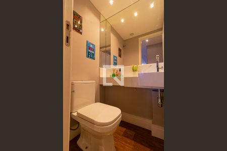 Lavabo de apartamento para alugar com 2 quartos, 67m² em Cerqueira César, São Paulo
