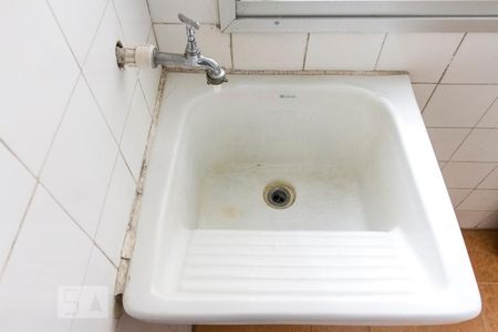 Apartamento à venda com 75m², 2 quartos e 1 vagaPia da area de serviço 