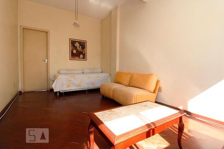 Apartamento à venda com 80m², 1 quarto e sem vagaSala.