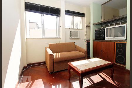 Apartamento à venda com 80m², 1 quarto e sem vagaSala.