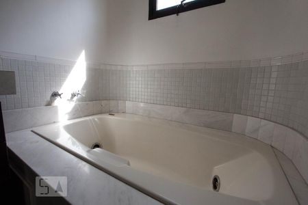 Apartamento à venda com 227m², 4 quartos e 4 vagasbanheira suite 2