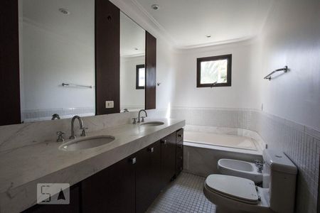 Apartamento à venda com 227m², 4 quartos e 4 vagassuite 2