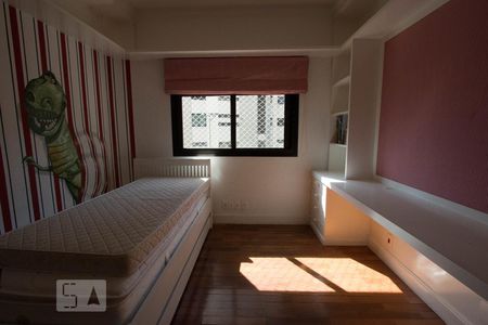 Apartamento à venda com 227m², 4 quartos e 4 vagasquarto 2