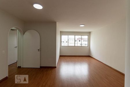 Apartamento à venda com 80m², 2 quartos e 1 vaga Apartamento à venda com 80m², 2 quartos e 1 vagaSala