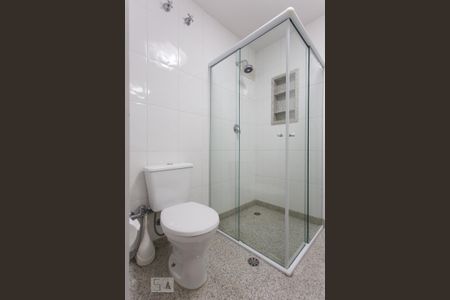 Banheiro de kitnet/studio para alugar com 1 quarto, 60m² em Bela Vista, São Paulo