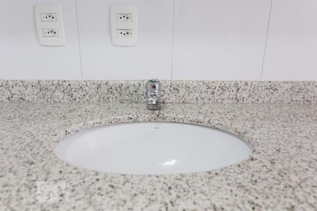 Banheiro de kitnet/studio para alugar com 1 quarto, 60m² em Bela Vista, São Paulo