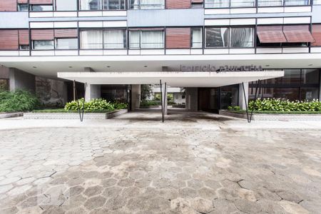 Studio para alugar com 60m², 1 quarto e sem vaga Studio para alugar com 60m², 1 quarto e sem vagaFachada