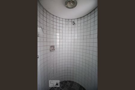 Banheiro  de apartamento à venda com 1 quarto, 56m² em Pinheiros, São Paulo