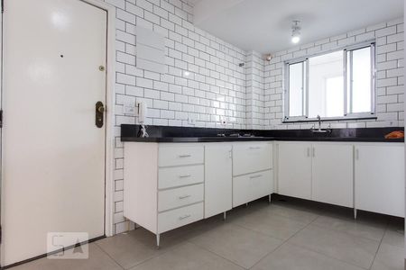 Apartamento para alugar com 217m², 3 quartos e 1 vagaCozinha